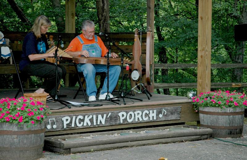 Mike and Connie Clemmer from the Pickin' Porch