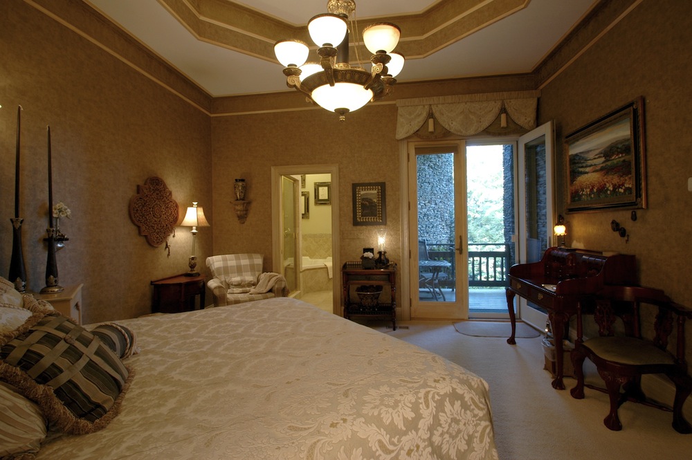 Gracehill, Townsend, TN Bed and breakfast, Romantic room